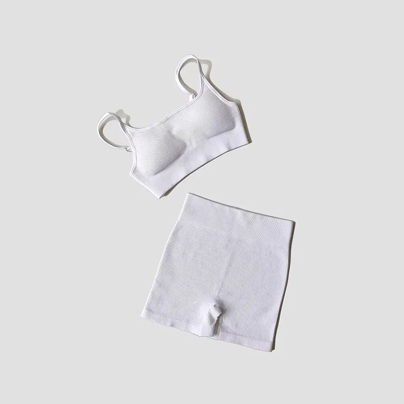Conjunto Yoga Flow™ | Top Deportivo con Sujetador Integrado y Shorts de Cintura Alta